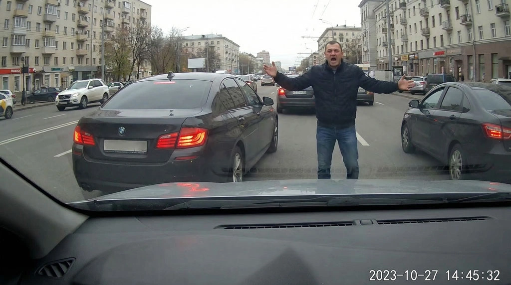 ثبت دعواهای خیابانی با دوربین خودرو